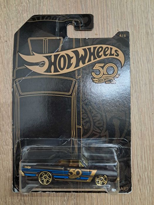 Метална количка Hot Wheels 50th Anniversary 68 Dodge Dart