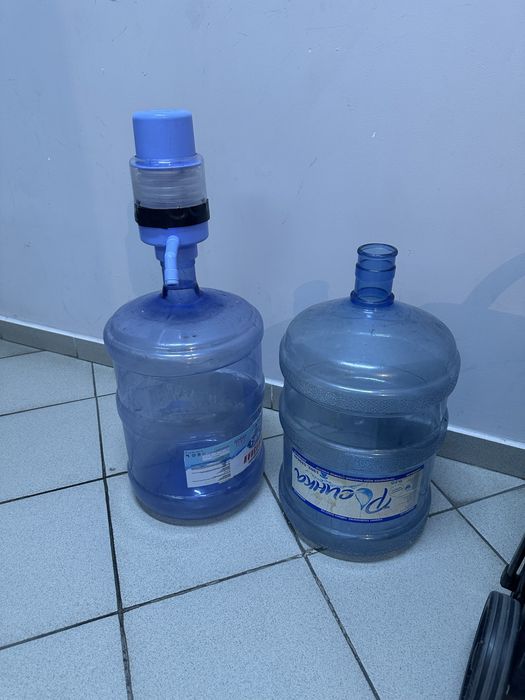 Отдам бутылки 20 л