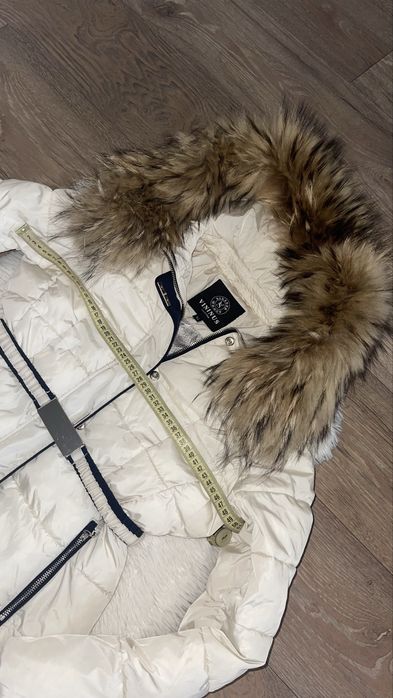 Много красиво и ефектно яке, едентично като модел