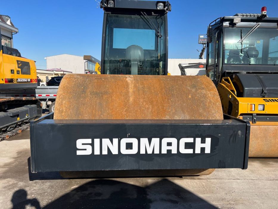 Tuproq(bir vallik)zichlash mashinasi/Грунтовый каток