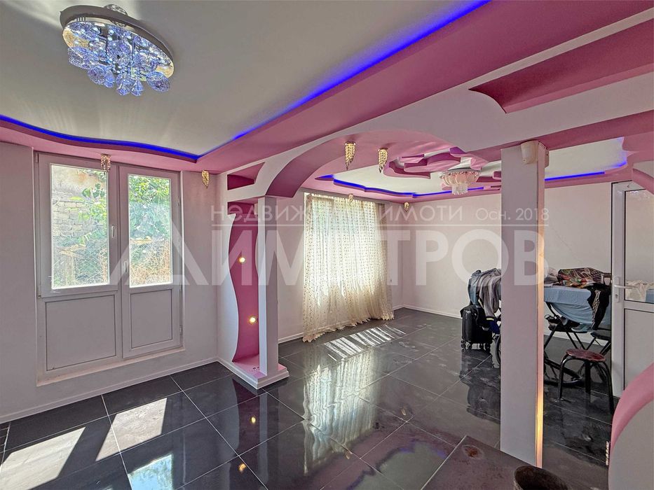 Продава се Къща в с. Стоян Михайловски, Област Шумен - 162 кв.м за 463 €/кв.м - Снимка #8