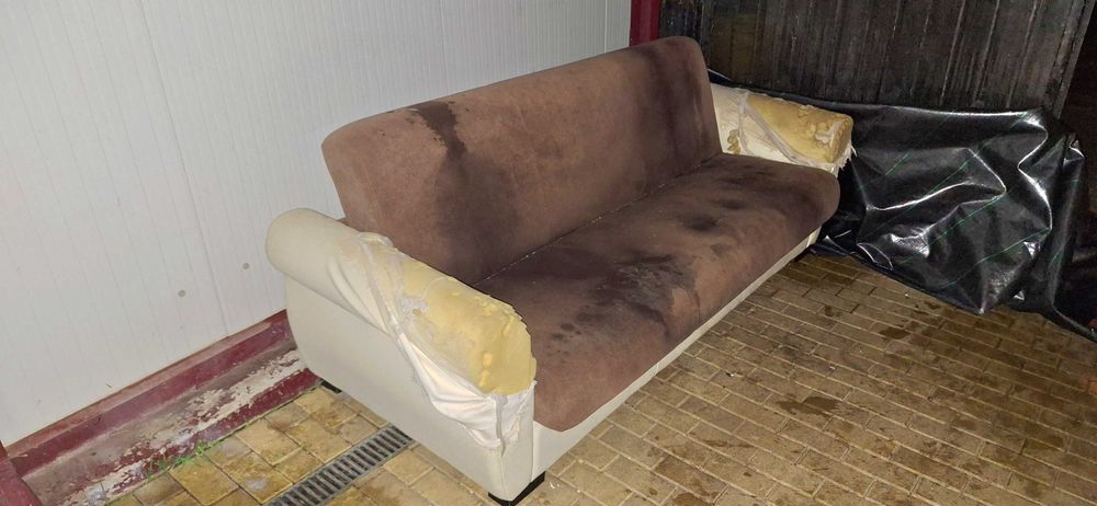 Canapea extensibilă tel: 0766476093