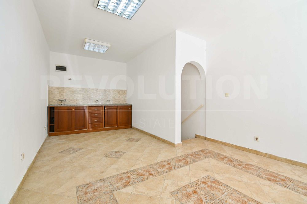 Продава се Магазин в София, Център - 45 кв.м за 2723 €/кв.м - Снимка #3