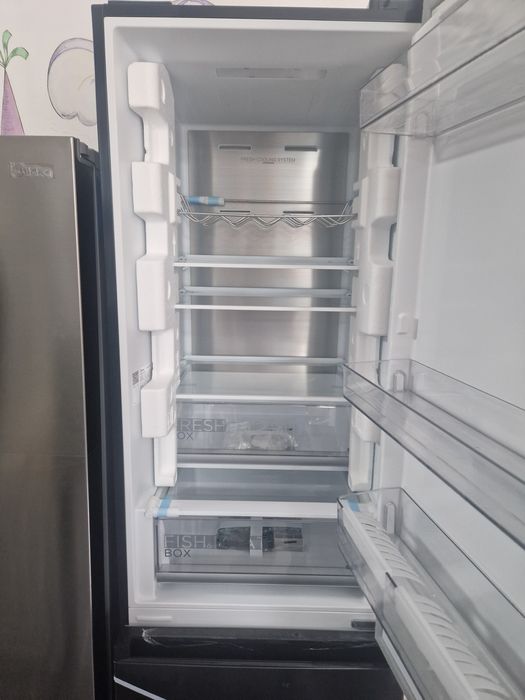 Хладилник с фризер Midea A++ No Frost Чисто Ново