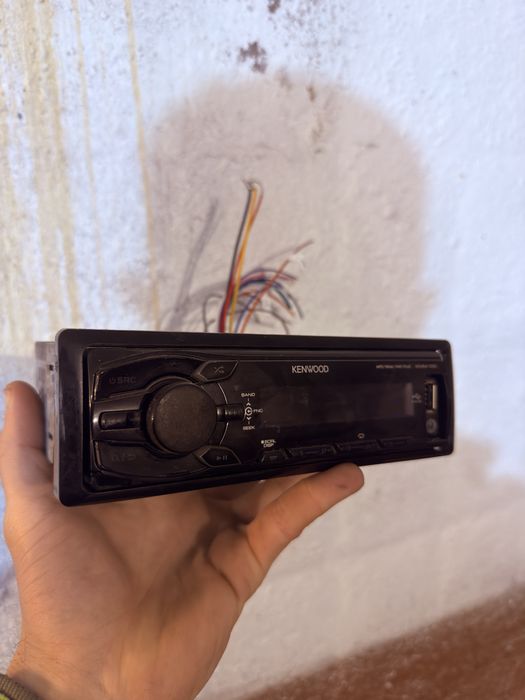 Авто радио (Kenwood KMM-100)