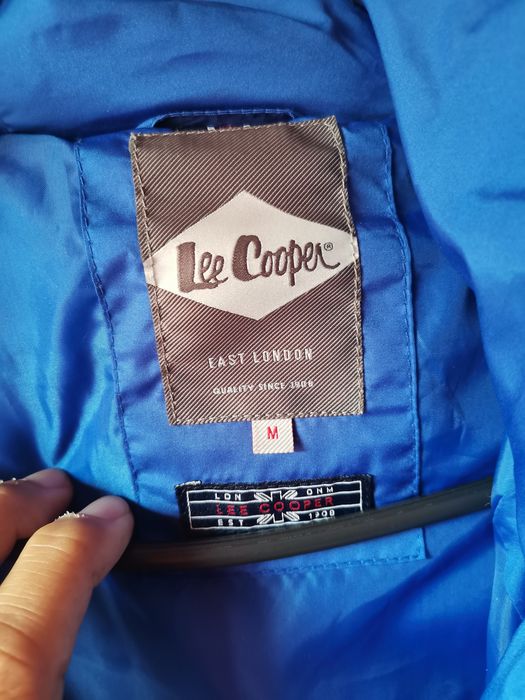 Vând geaca Lee cooper