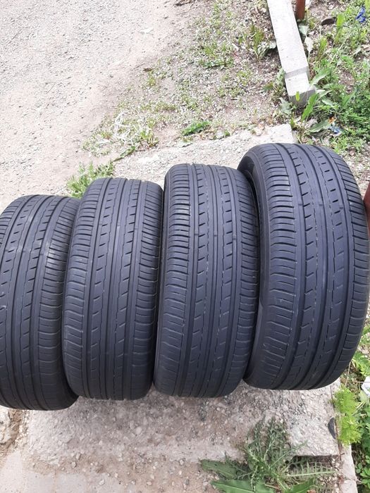 Продам шины 215/55/17 якогама