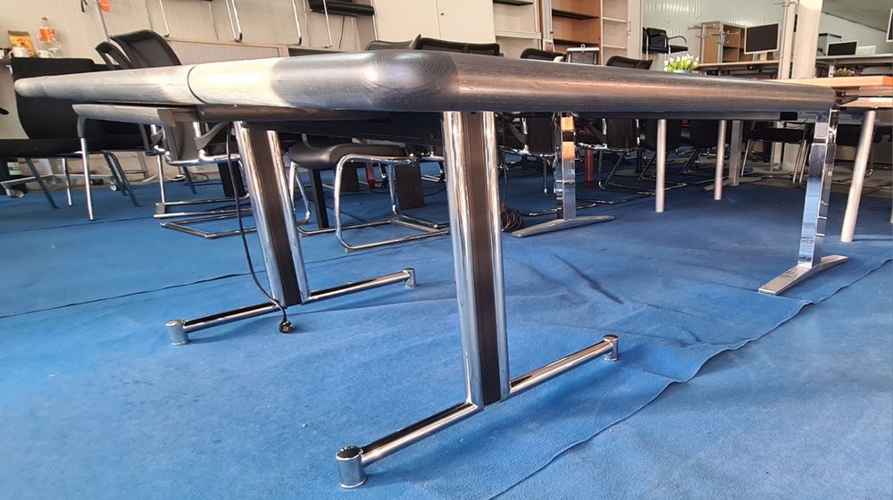 Немска конферетна и посетителска маса за дова и офиса оборудване