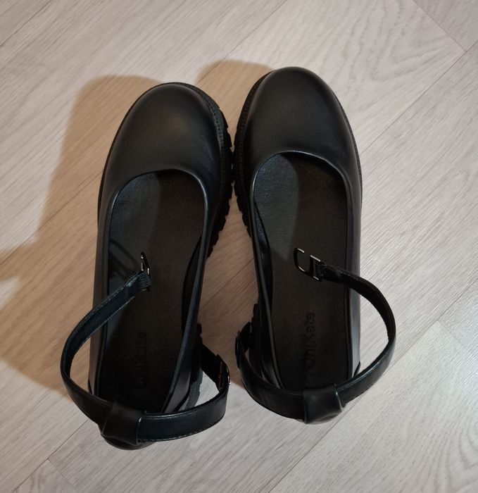 Женские туфли чёрные