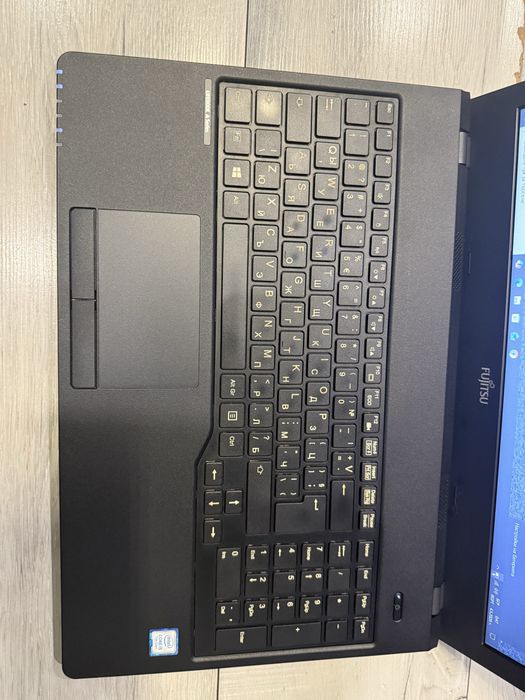 Fujitsu A357-i5 7200u/8гб/250гб ссд