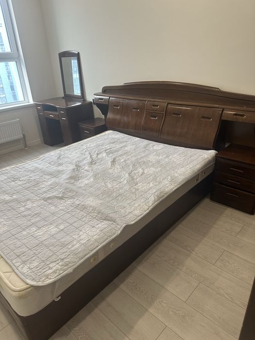 Спальный гарнитур