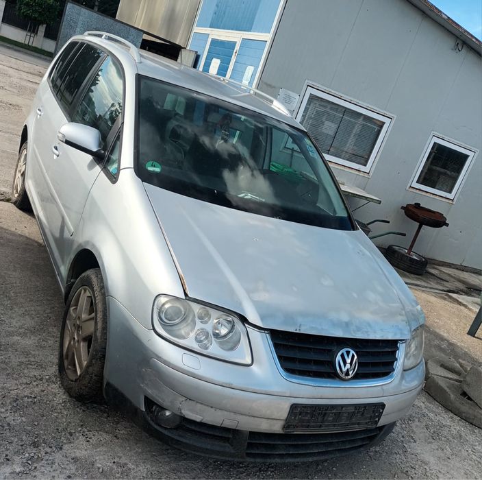 Dezmembrez volkswagen touran 2.0 tdi bkd