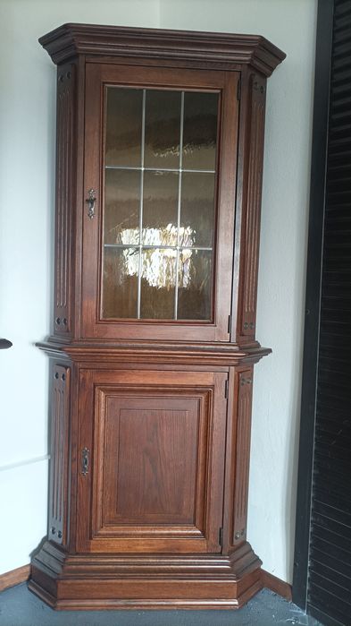 Mobilier recondiționat și nou