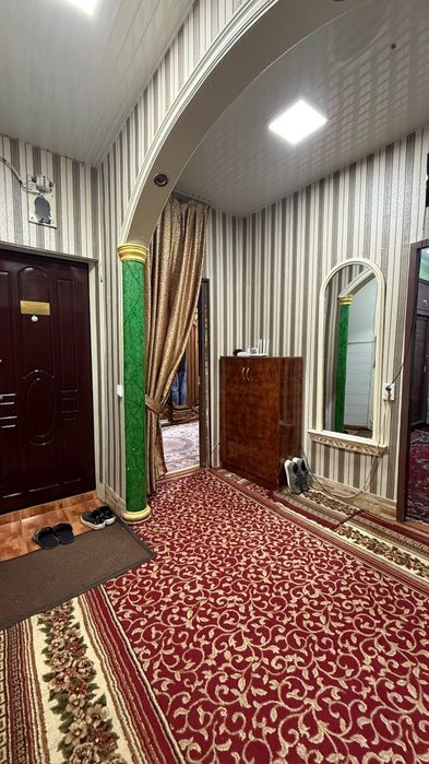 4 ком/1/4 Чорсу, Гулобод конечка