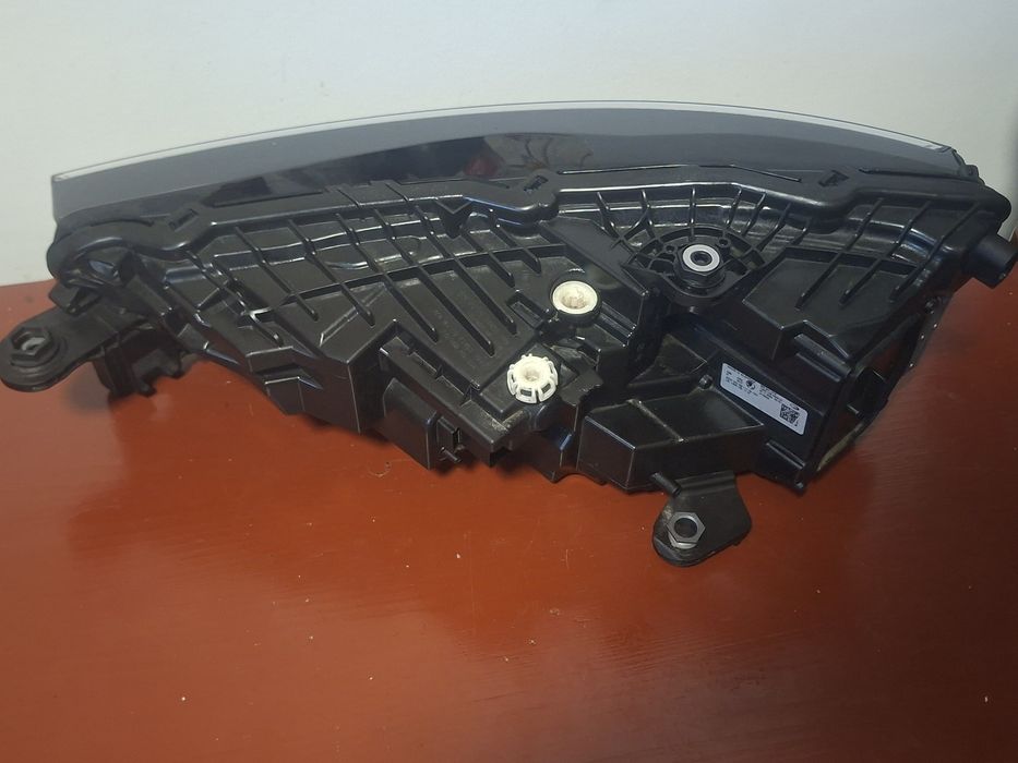 Far dreapta halogen / led skoda skala