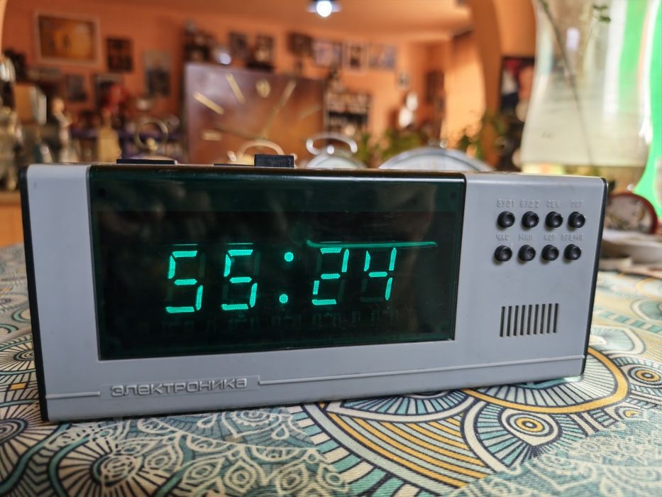 Часовник Електроника