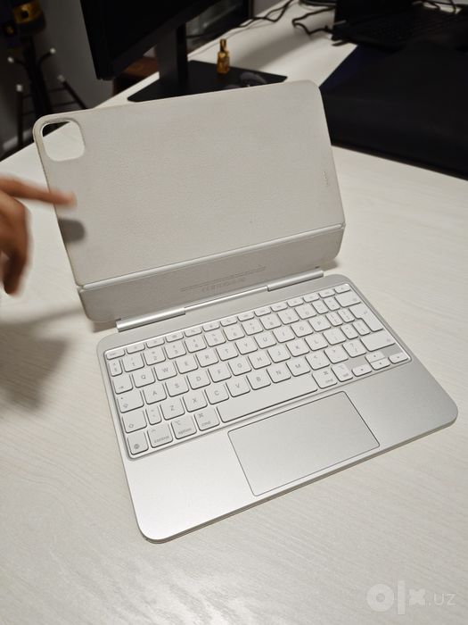 Ipad pro M4 11 inch 122 sikl 256gb + magic keyboard