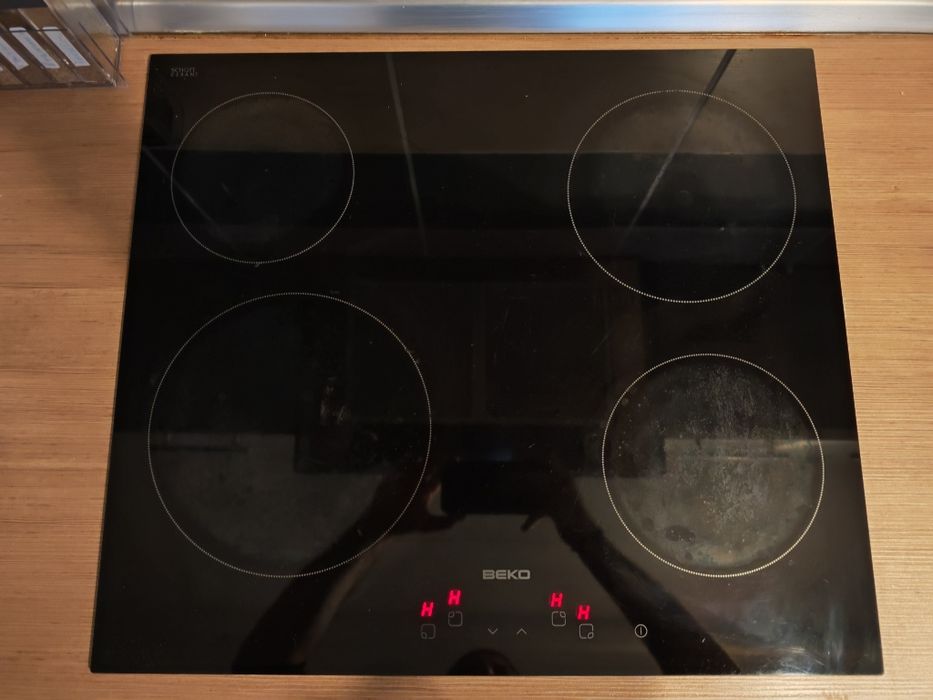 Plita vitroceramica beko