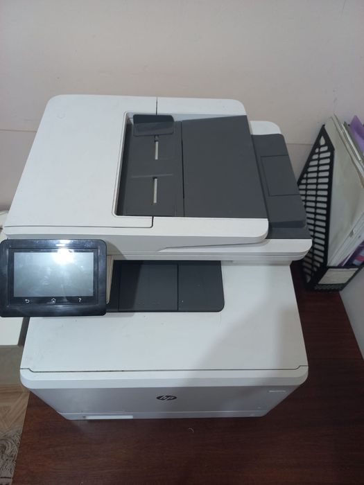 Продаётся Цветной принтер 5в1  hp color laserjet cm6040f mfp