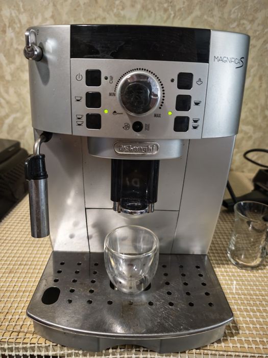 Delonghi ECAM 22.110.SB Magnifica S