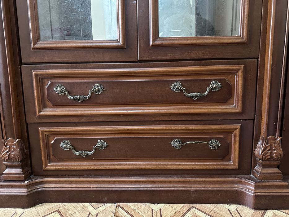 Стенка сотилади. Холати зур.