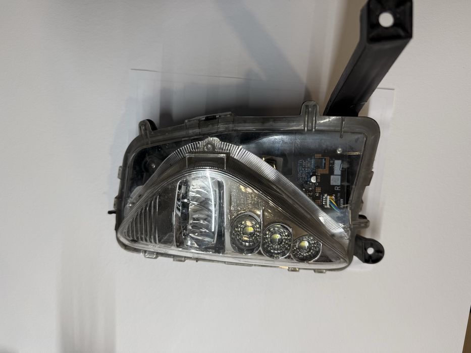 Vand proiector de ceata  dreapta Toyota  Prius 2017