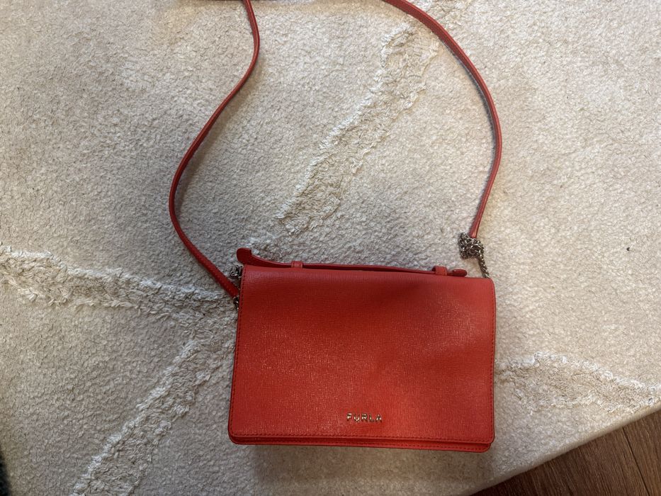 Малка чанта Furla ! В оранжев цвят