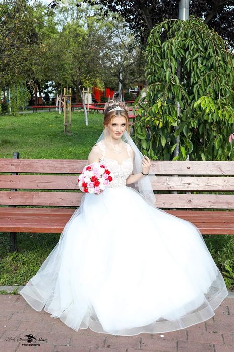 Vând Rochie de Mireasă.