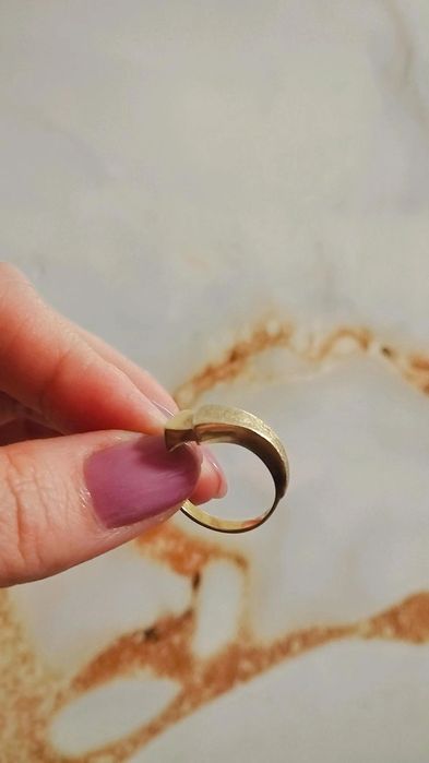Продам золотое кольцо