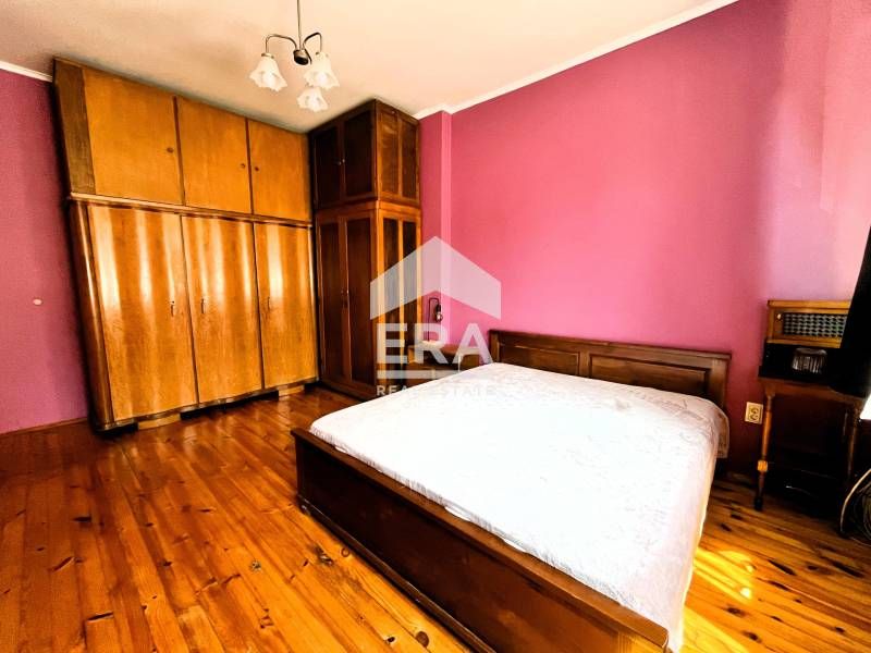 Продава се Четиристаен апартамент в София, Център - 100 кв.м за 3820 €/кв.м - Снимка #7