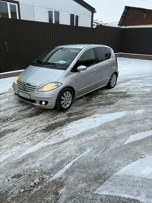 Vând Mercedes a200