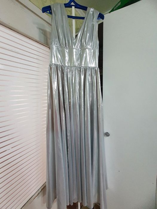 Продам шикарное платье