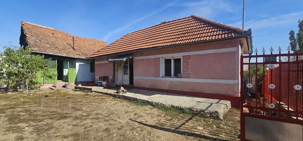 Vând urgent casă în localitatea Drauț