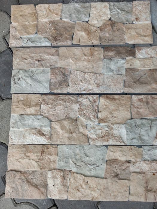 Vând rapid gresie 5 cuti 4.45 mp