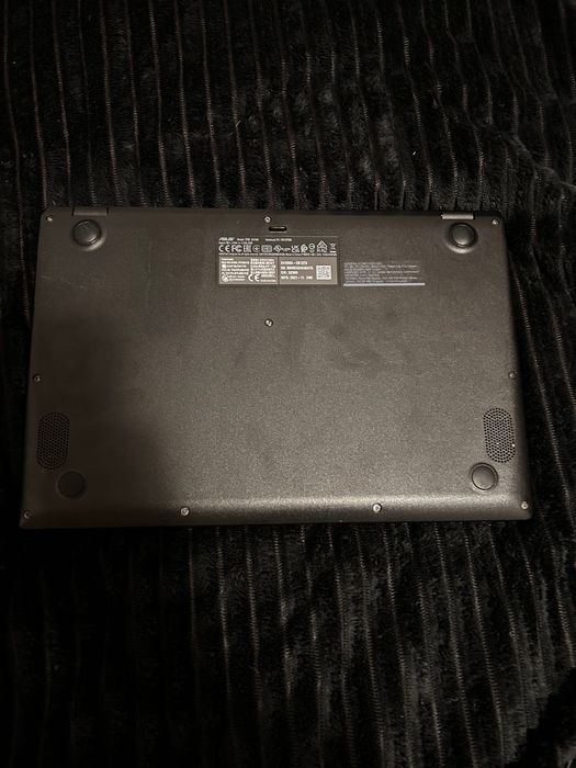 Лаптоп Asus  E410M