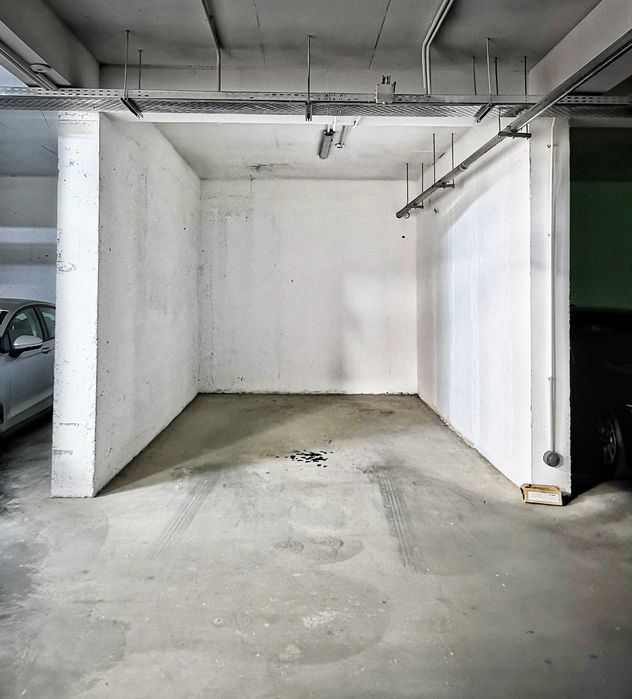 Ofer spre inchiriere loc de parcare subteran 21 residence,bd iuliu maniu nr 15h