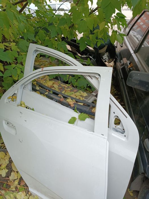 Кузовные запчасти и многое другое