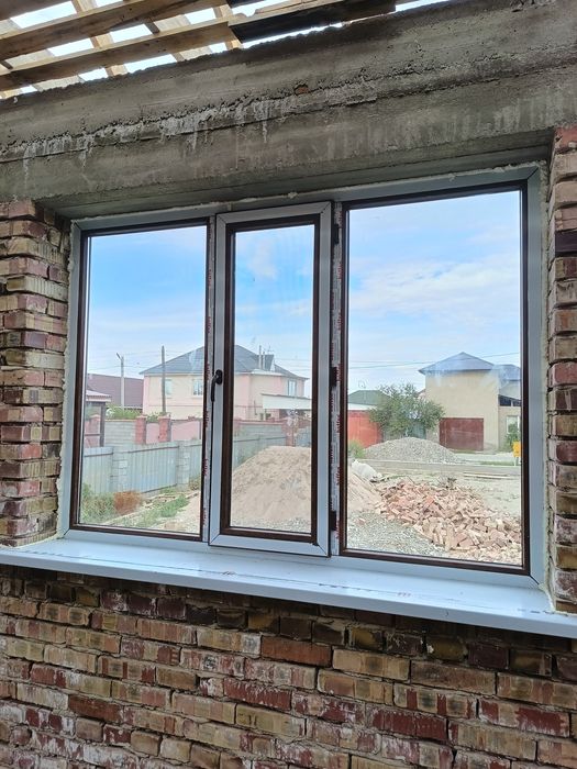 Окна, балконы, витражи