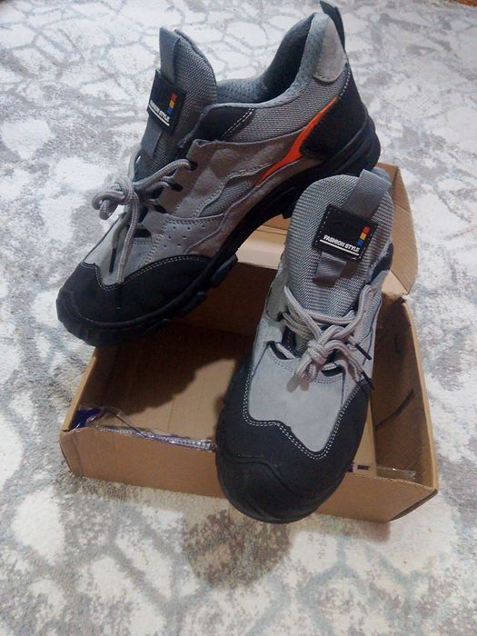 Ботинки строительные