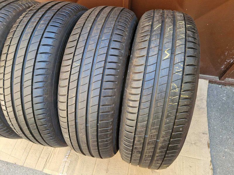4 Michelin R17 215/65
летни гуми
DOT3017