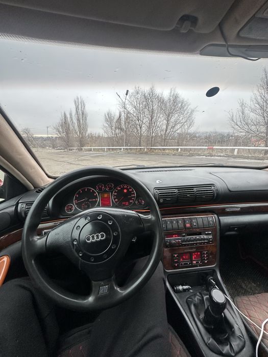 Продам Audi a4 .