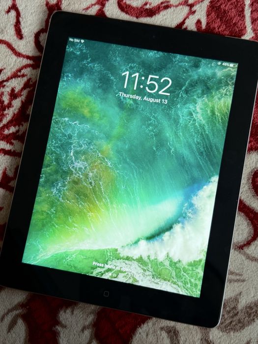 ЧИСТО НОВ iPad 4th gen!