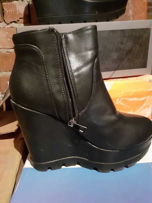 Продавам лот от дамски обувки ИЗГОДНО 10лв за брой