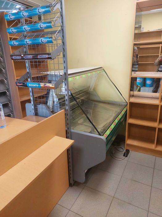 Продавам хоризонтална хладилна витрина