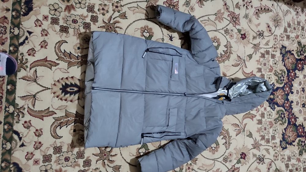 Продам куртку женскую