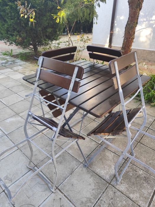 Set mese și scaune