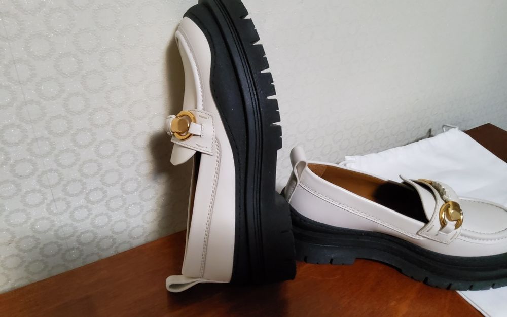 Продам новые лоферы Chloe - sneakers