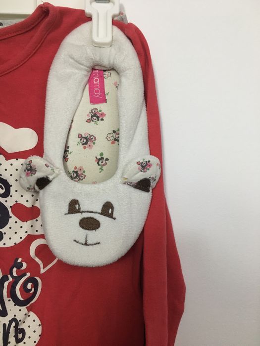 Pijama fetita plus papucei de casa
