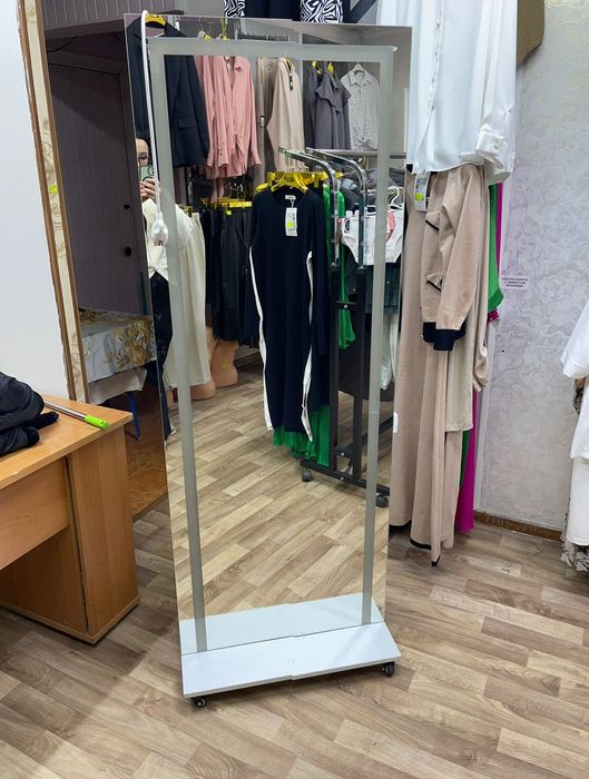 Зеркало для бутиков