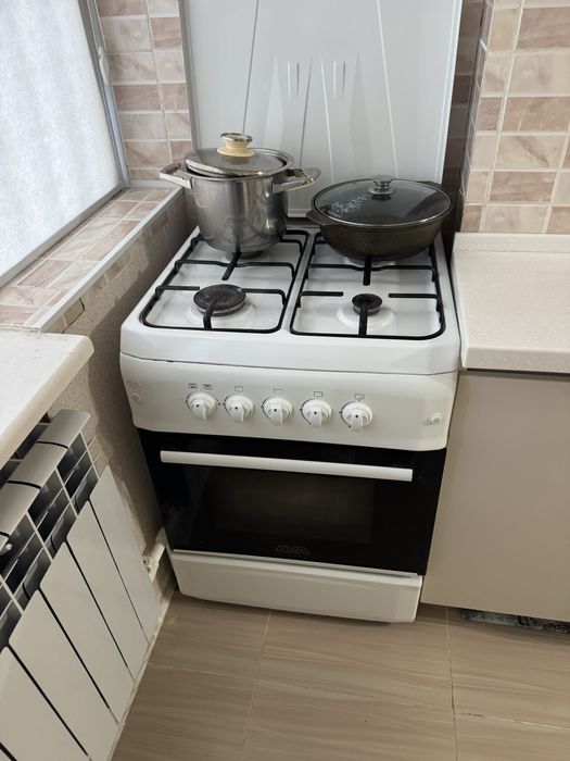 Продам газовую плиту